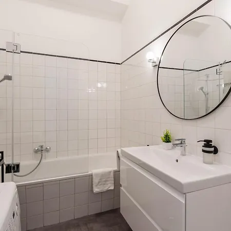 Location With Citadel View Apartment Budapest